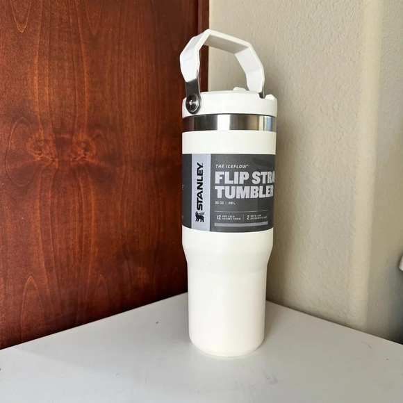 NIB The ICEFLOW Stanley Flip Straw Tumbler 30 oz RARE Cream Colorway - Picture 2 of 6